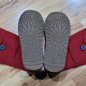 NWOB Ugg Classic Tall Knit boots size 9